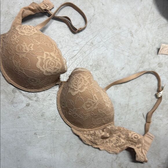 Intimissimi Tan Lace Bra with Molded Cups and Adjustable Straps 36C - Picture 1 of 3